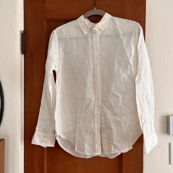Everlane Tops - Everlane linen button down